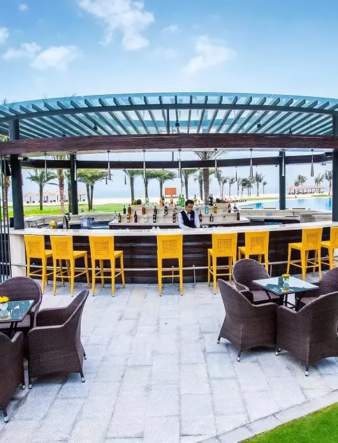 Pool Bar